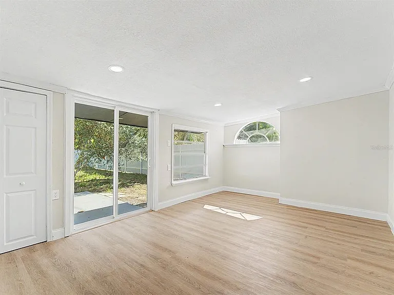7708 Maryland Ave — Photo 19