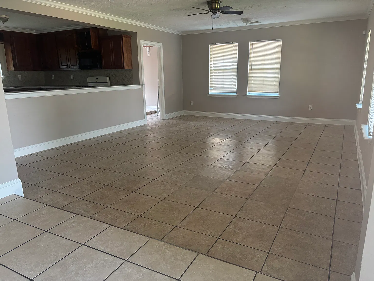 3 bed, $1,800 — Photo 3