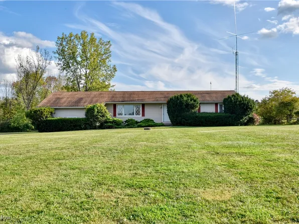 11165 Elk Run Rd, Chardon, OH 44024