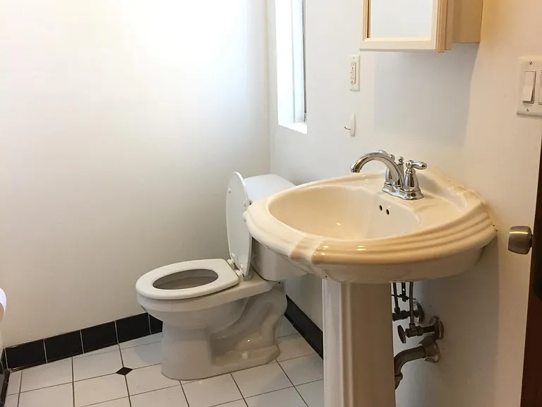 940 Amherst St #12 — Photo 9