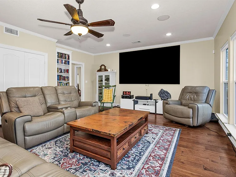 1502 Wimbledon Dr — Photo 25