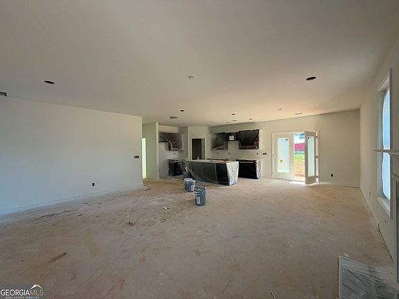 5th image of 986 S Laney Rd