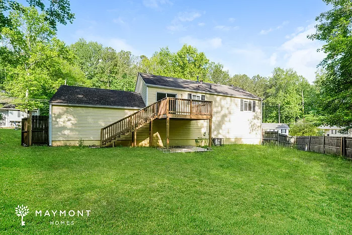 4 bed, 2.0 bath, 1300 sqft, $1,795 — Photo 2