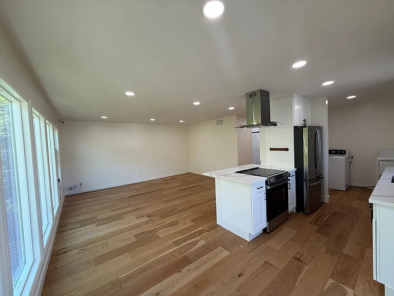 40 & 42 Leafwood Cir — Photo 3