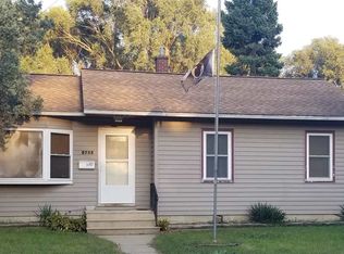 2732 E 4th St, Waterloo, IA 50703