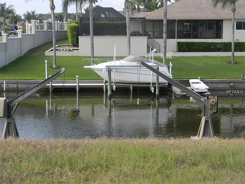 1st image of 344 Oakwood Cir