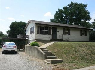 1004 Shelton St, Maysville, MO 64469