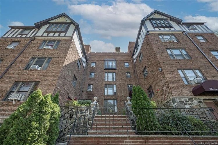 1st image of 36 Westview Ave APT 1G