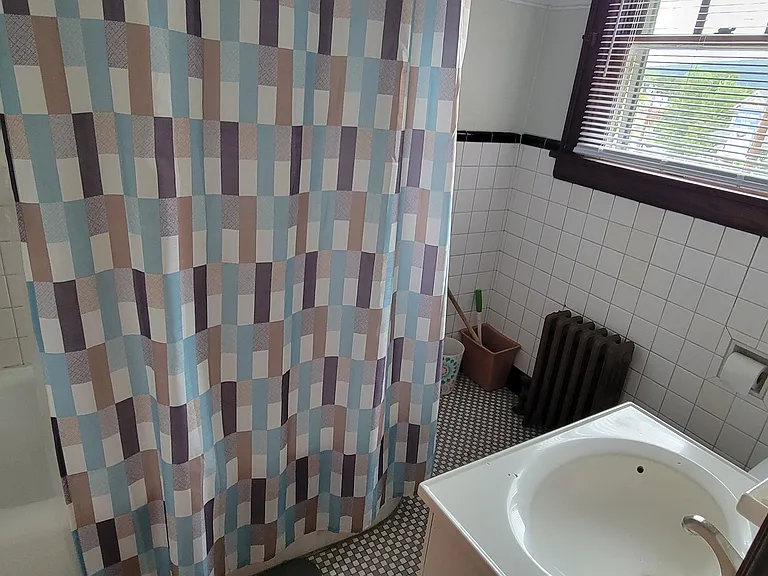 302 E Prospect St — Photo 24