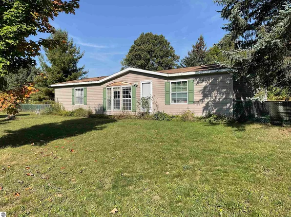 5344 N Brentwood St, Grawn, MI 49637