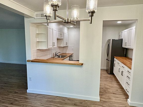 3rd image of 3636 Taliluna Ave Unit 2
