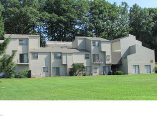 38365 North Ln #102-G, Willoughby, OH 44094