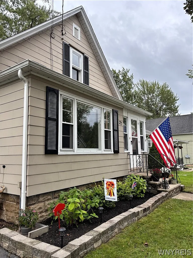 2 bed, 1.0 bath, 1148 sqft, $3,000 — Photo 2