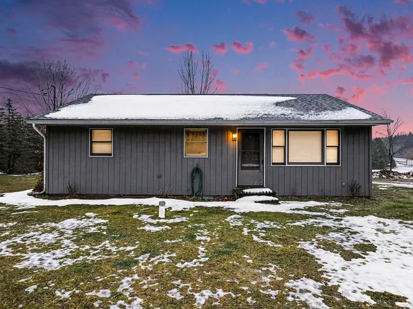 6994 Long Lake Rd, Berrien Springs, MI 49103