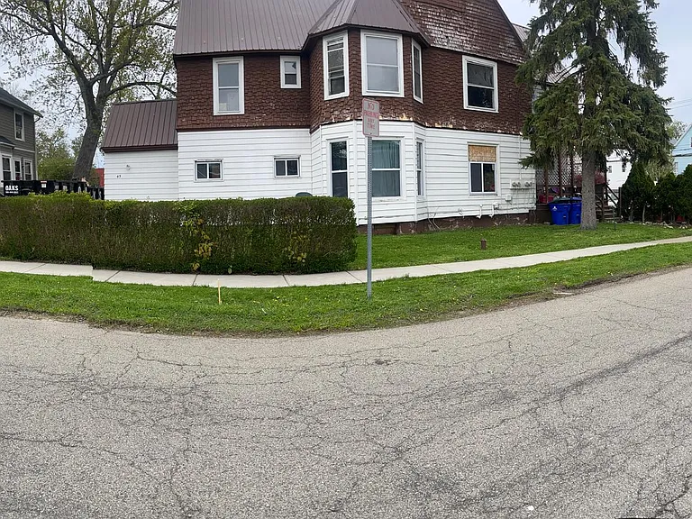 45 Center St #2 — Photo 8
