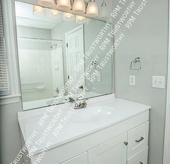 519 Darby Glen Ln — Photo 12