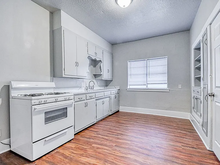 711 Jenkins Ave — Photo 14