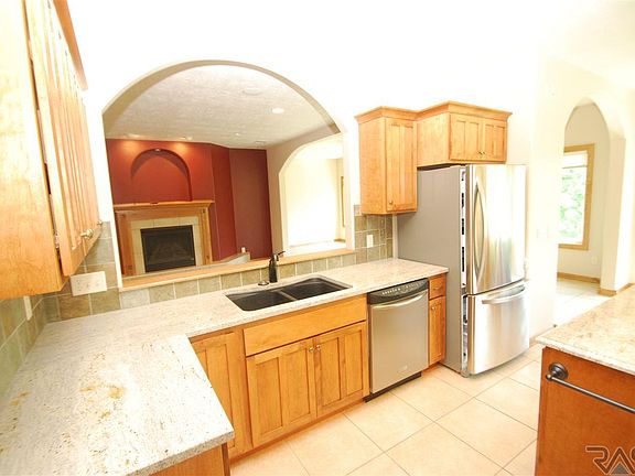 3rd image of 5904 S Grand Lodge Pl