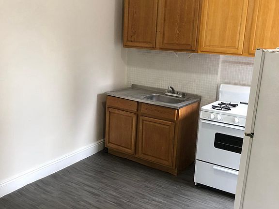 3rd image of 9106 172nd St #Studio