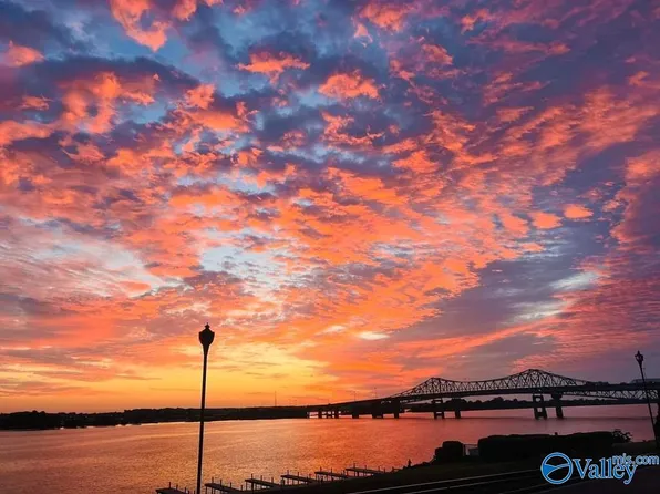 810 Island Way Unit A, Decatur, AL 35601