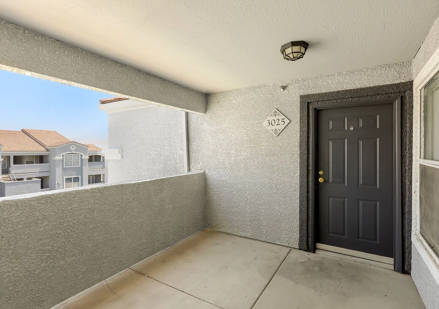 1 Bedroom Northwest Condo — Photo 4