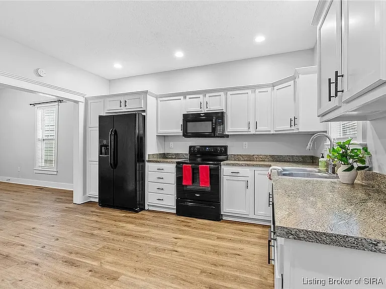 1744 Ekin Ave — Photo 11