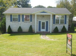 321 Collinwood Dr, Oak Hill, WV 25901