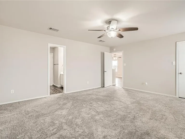612 Copper Ct — Photo 17