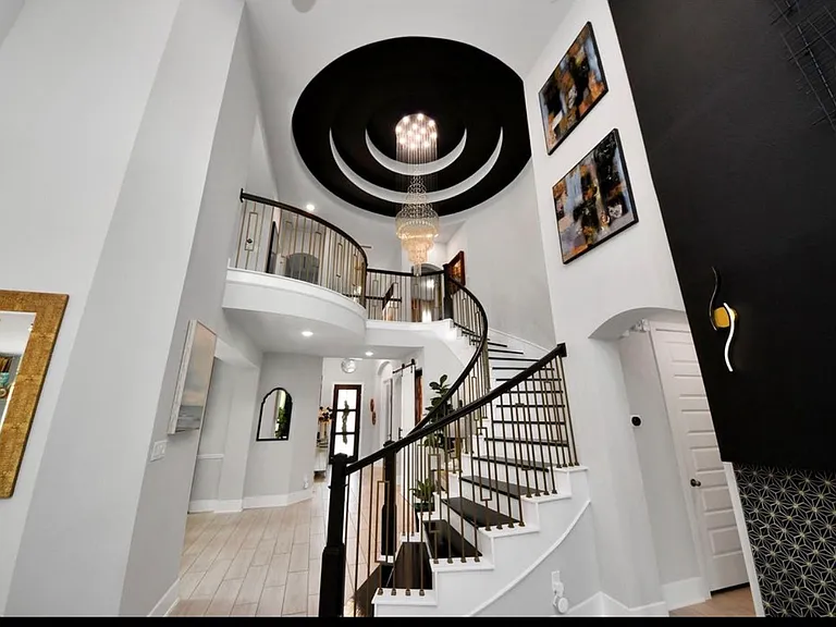 8826 Forest Side Dr — Photo 17