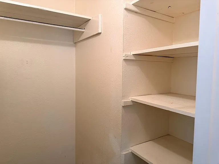 4425 Humble Ave — Photo 13