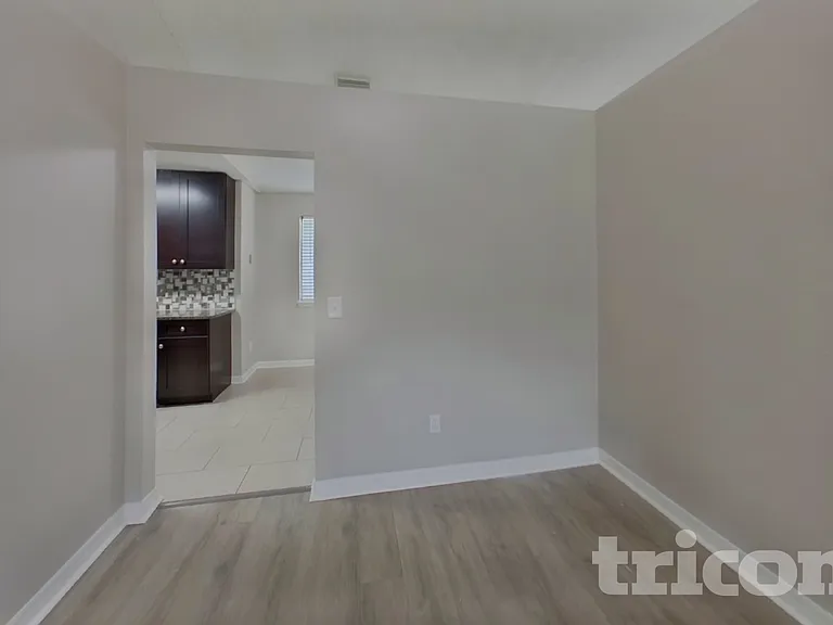 589 Robert Livingston St — Photo 4