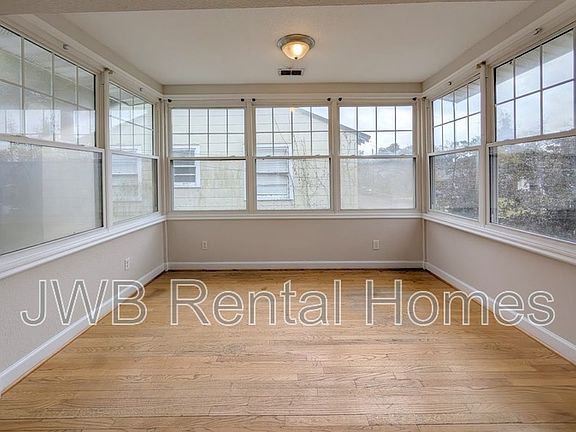 5th image of 1377 Ingleside Ave Unit B