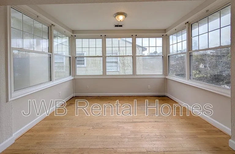 1377 Ingleside Ave #B — Photo 5