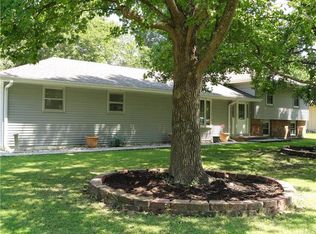403 20th Ave N, Greenwood, MO 64034