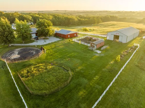 9902 31st Hwy, Stewartsville, MO 64490