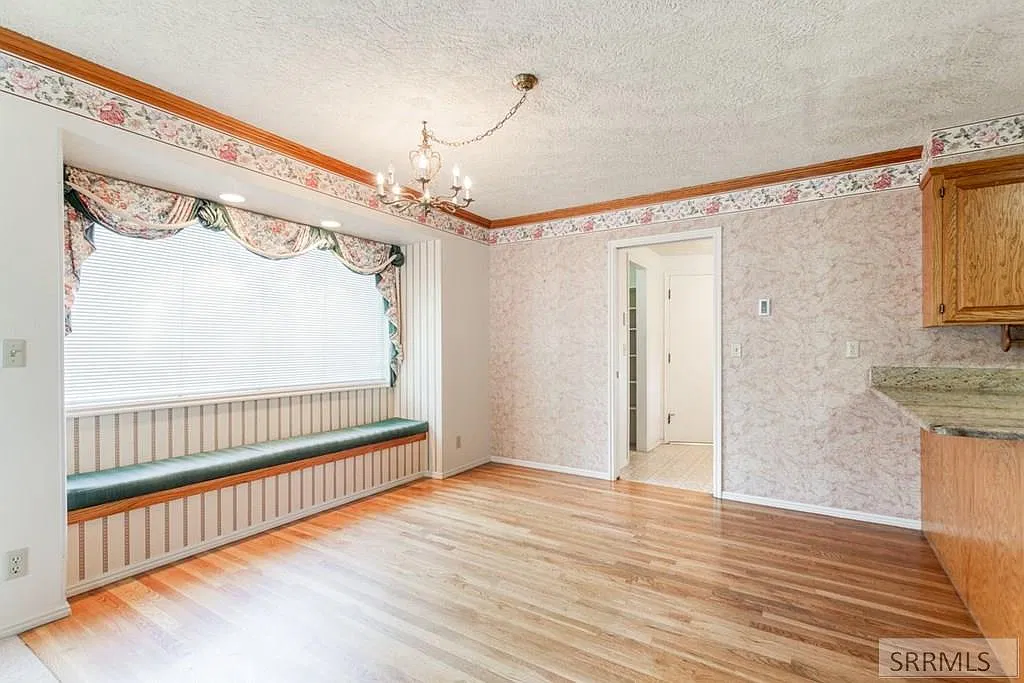 5 bed, 3098 sqft, $2,600 — Photo 4
