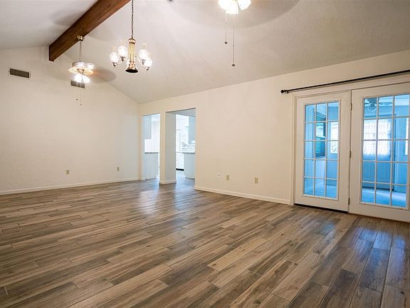 4th image of 2409 Northmont Dr