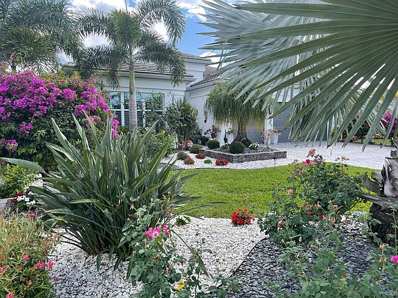 5th image of 9285 Seahorse Bay Drive