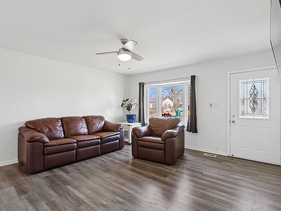 3rd image of 516 Dalhart Ave