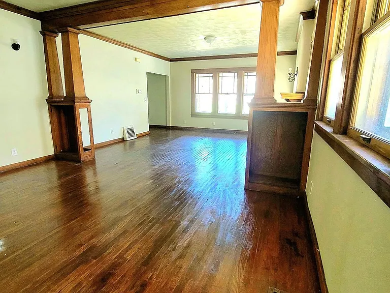 1700 W Smith St — Photo 3