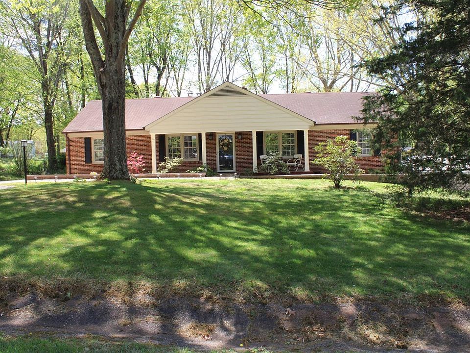 1st image of 419 College Park Dr