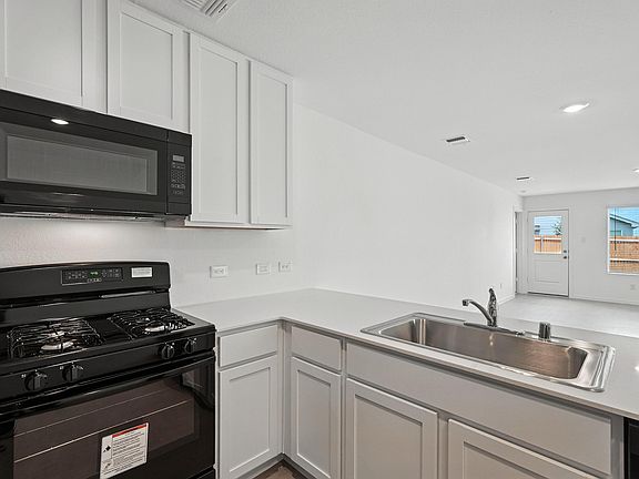 4th image of 3901 Eufaula Dr
