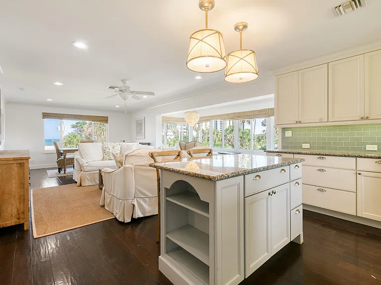 325 Beach Rd #301 — Photo 18