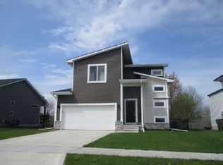 2813 Kestrel St, Norwalk, IA 50211