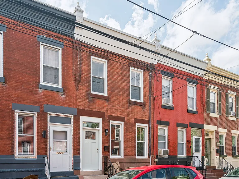 1822 N Mascher St — Photo 2