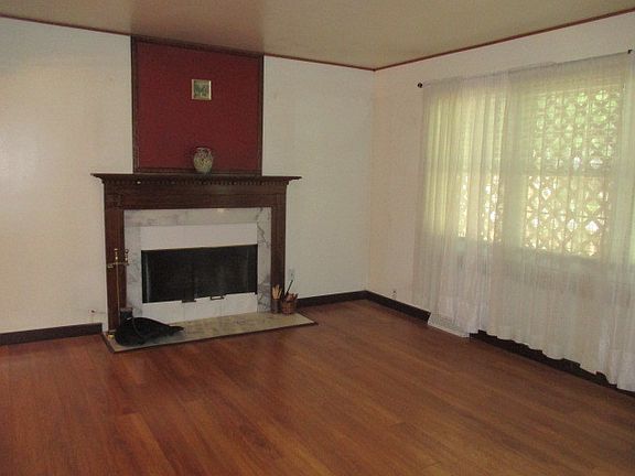 4th image of 6N716 Crestwood Dr