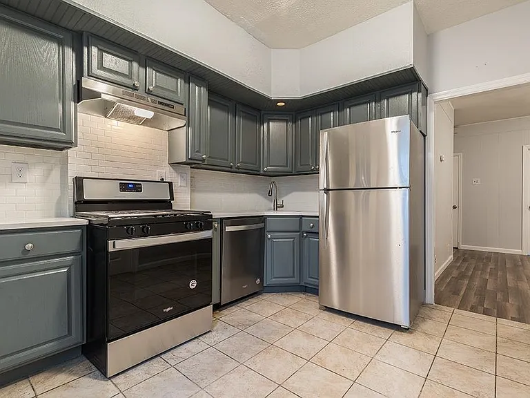 342 Avenue E #1 — Photo 11