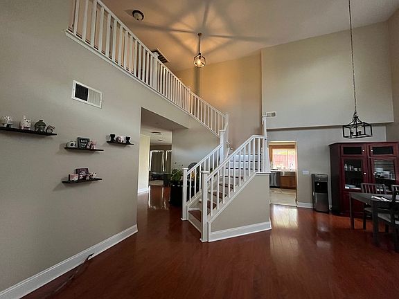 4th image of 40336 Cambridge St