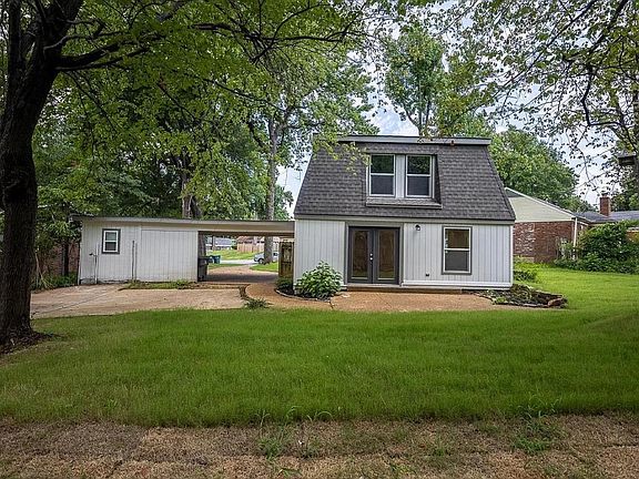 3rd image of 3133 Estes St