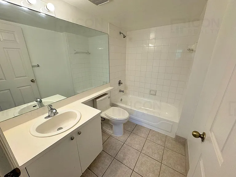 2039 SE 10th Ave #509 — Photo 9